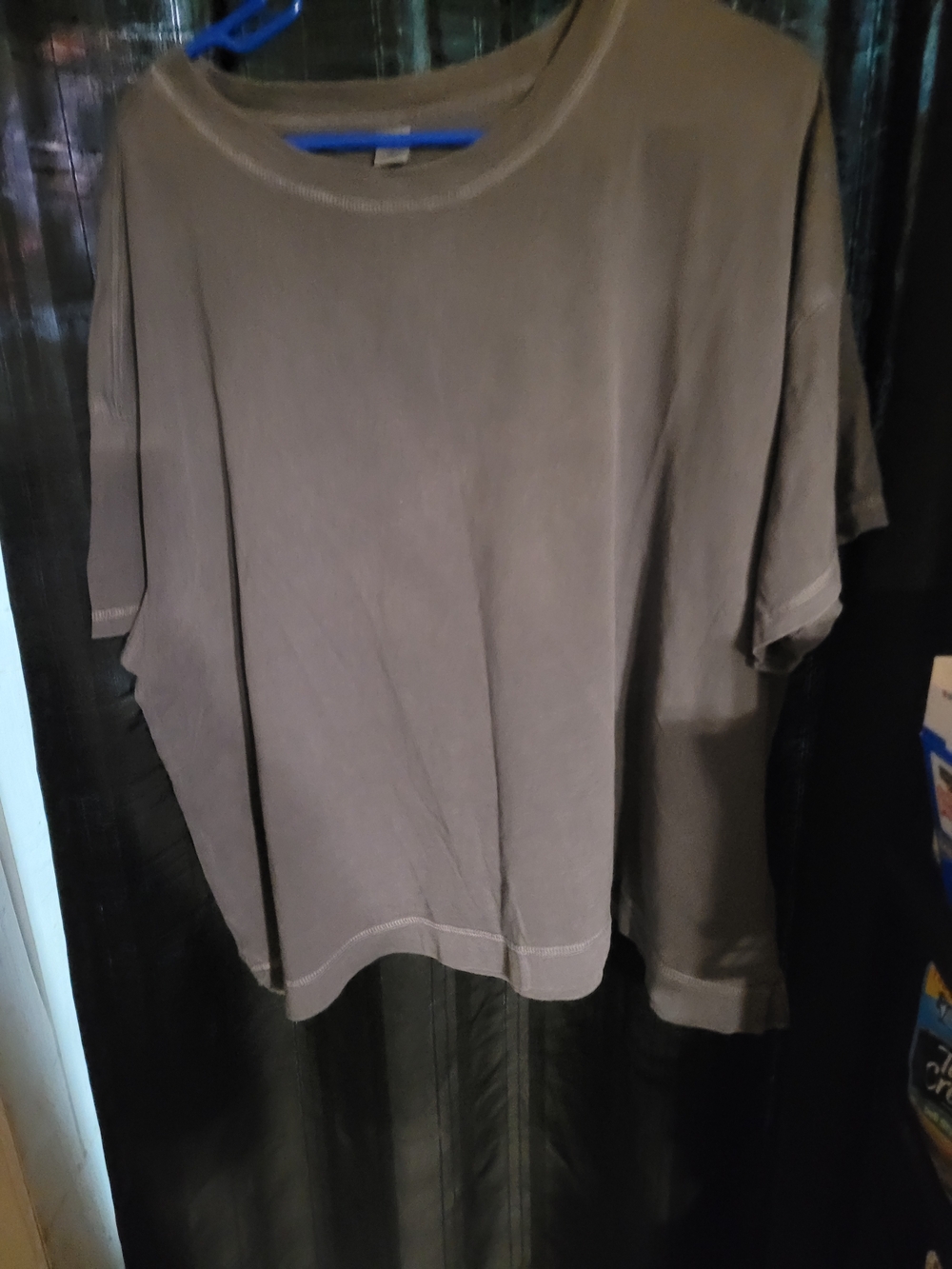 Old Navy Short Sleeve Relaxed Tee in Taupe